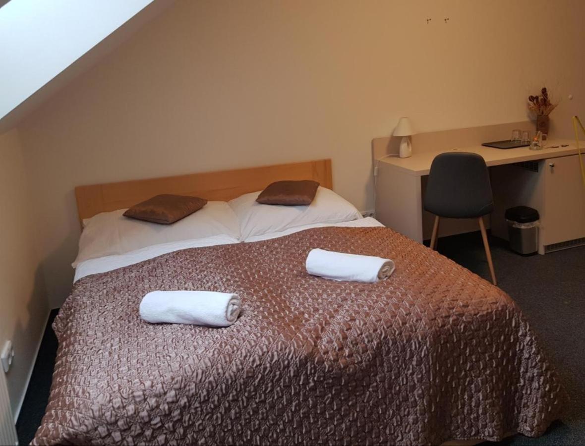 Penzion A Restaurace U Sousedu Strazny Eksteriør billede