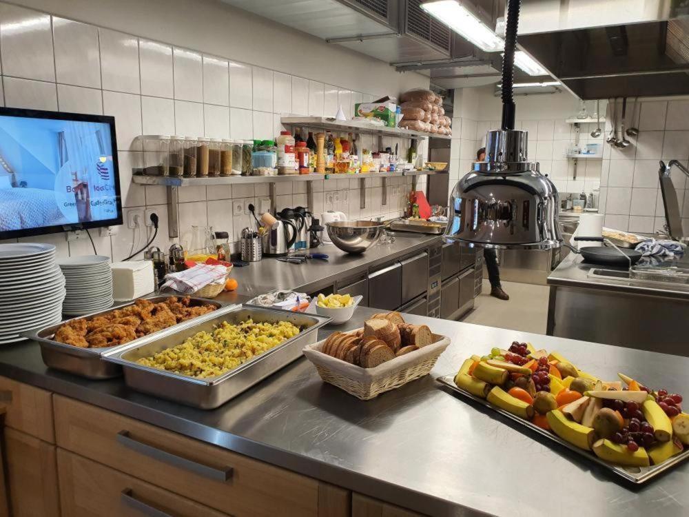 Penzion A Restaurace U Sousedu Strazny Eksteriør billede