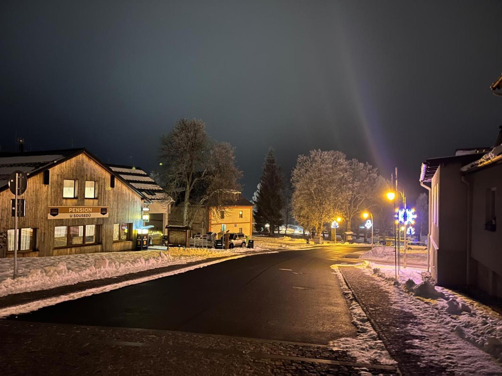 Penzion A Restaurace U Sousedu Strazny Eksteriør billede