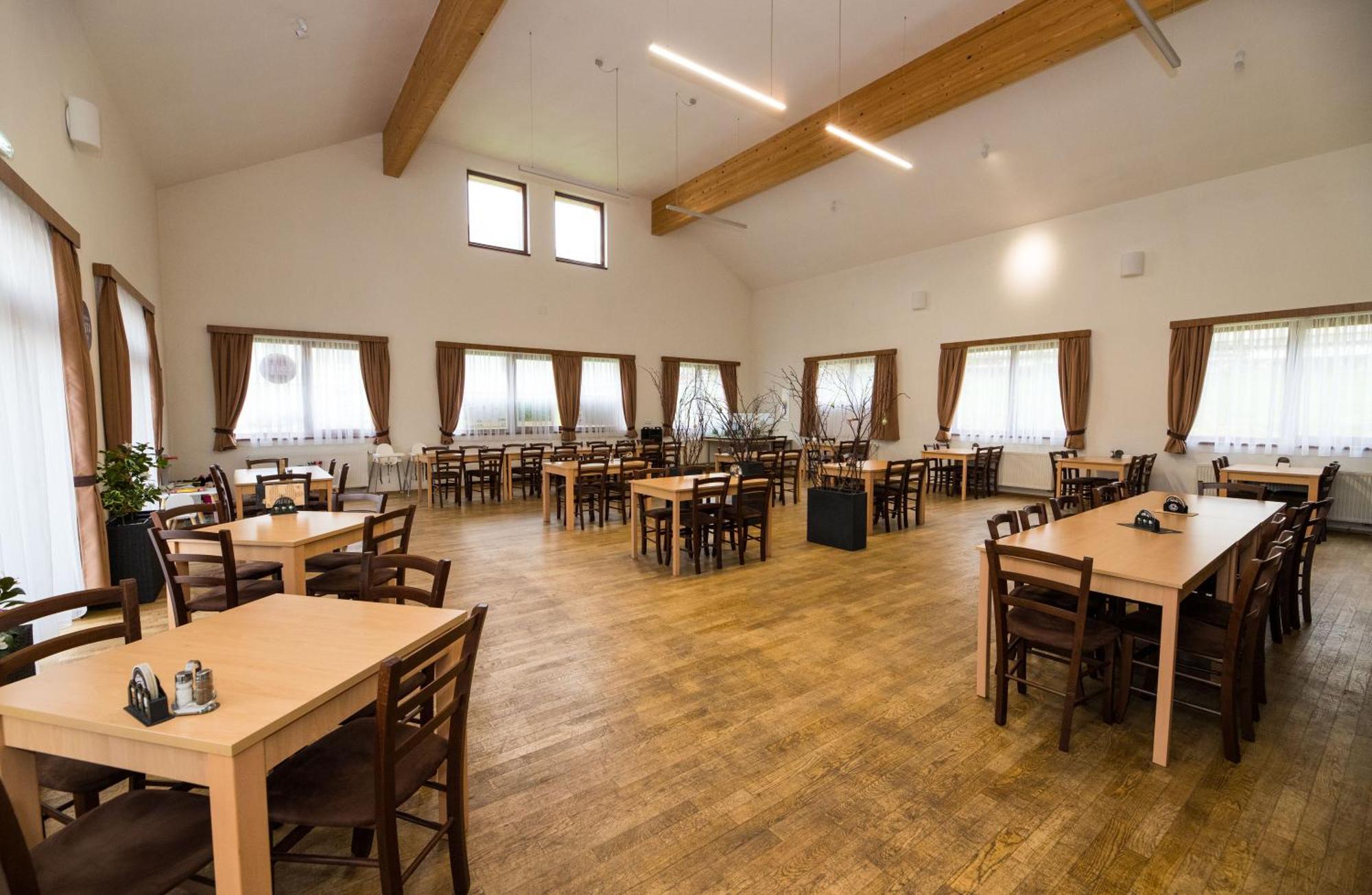 Penzion A Restaurace U Sousedu Strazny Eksteriør billede